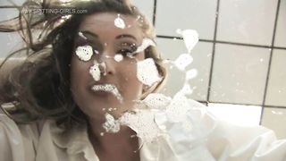 Spitting-Girls - Daidra - I'll spit on you!