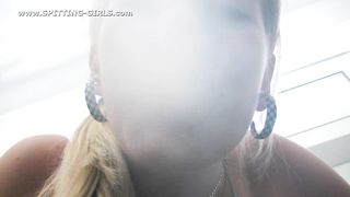 Spitting-Girls - Nadine-N - Open your mouth