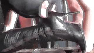 Facesitting-Queen - leather lick station