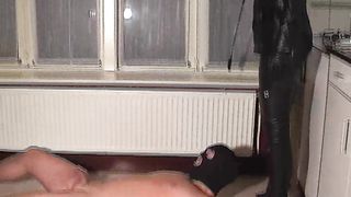 Facesitting-Queen - leather shine