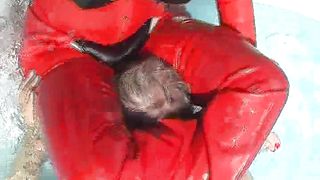 Facesitting-Queen - under water facesitting