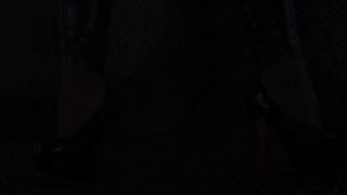 Mistress Kiana shows off