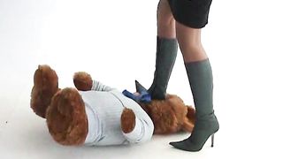 0460 Jessicas Teddy Trample