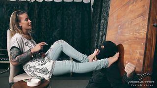 Cruel Anette - Vulnerable sucker