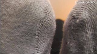FRENCH GIRLS FEET - Under Suzi's Stinky Feet