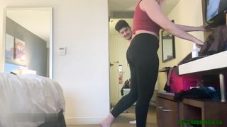 TallGoddessGia - Kicked In The Balls With My Size 13s