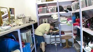 MW-0037 Sneaky Sneaker Sniffer!