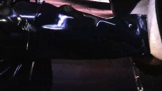 Contessa Cara - Heavy Rubber Fisting part 1