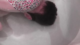 MissJessica - Close Up Bath Facesitting