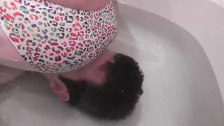 MissJessica - Close Up Bath Facesitting