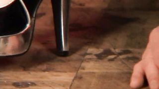 WomanWorship - Crawling1