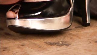 WomanWorship - Crawling1