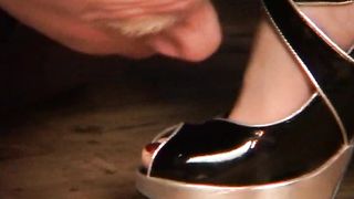 WomanWorship - Crawling2