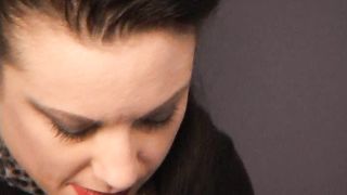 WomanWorship - d_he_trapped2