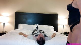 TallGoddessGia - Big Booty Facesitting Knockout