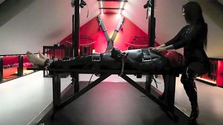 DanishFemdom - Latex slave
