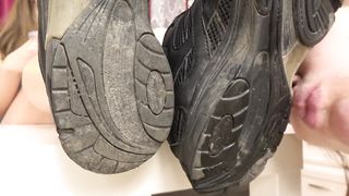 Sweaty feet worship slave girl