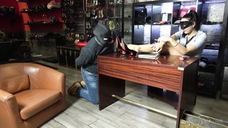 Mistress Gaia loubotin recruit