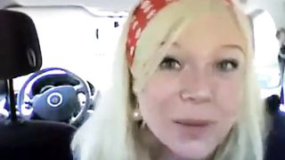 Norsk blonde onanert i hennes bil