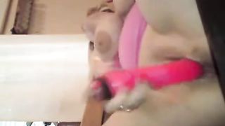 Svensk blond med dildo