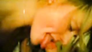 Norsk jente suger kuk og svelger