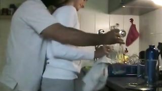 Teen i.d.Kueche gefickt