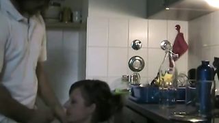 Teen i.d.Kueche gefickt