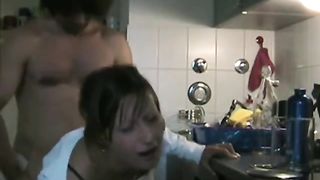 Teen i.d.Kueche gefickt