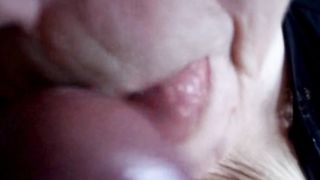 Femme mure, bonne pompeuse, gros nibard