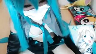 Miku Hatsune a chating and playing 130625