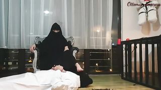 Turkish Mistress Aylin - Arab feet worship