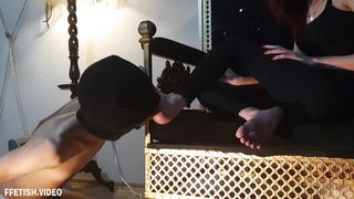 Turkish Mistress Aylin - Dirty feet cleaning