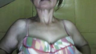 46 yrs philipino old lady belinda horny wth young bf