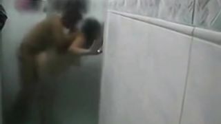 SONIA MADURA LEVA VARA E ESPORRADA NO BOX