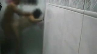 SONIA MADURA LEVA VARA E ESPORRADA NO BOX