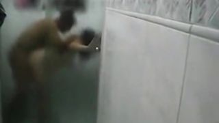 SONIA MADURA LEVA VARA E ESPORRADA NO BOX