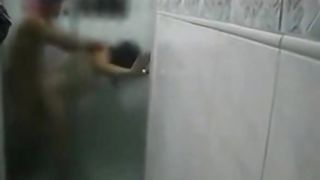 SONIA MADURA LEVA VARA E ESPORRADA NO BOX