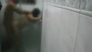 SONIA MADURA LEVA VARA E ESPORRADA NO BOX