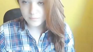 Cute teen girl show her perfect ass and bobs