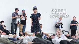 Chiaki Mayumura trample her fans