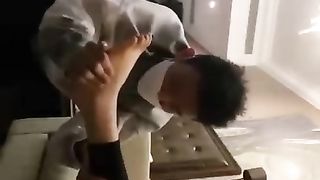 【仔仔honey】钻胯，骑马，踩踏，舔脚【85分钟】