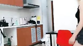 【vivian婷】带刺高跟重度踢裆，可怕怕【22分钟】