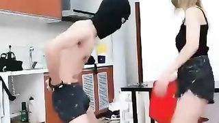 【vivian婷】带刺高跟重度踢裆，可怕怕【22分钟】