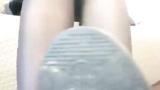 【绘子学姐】短裙微透黑丝脏制服鞋底【38分钟】