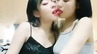 【冷菱s】和十八岁美女舌吻二十分钟 各种美！【28分钟】