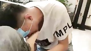 【情侣硕少s】刚回来就跪地上给我舔鞋【24分钟】【高清】