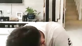 【情侣硕少s】刚回来就跪地上给我舔鞋【24分钟】【高清】