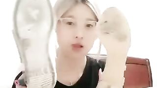 【音音s】辱骂场红绿灯，裸足第一视角【18分钟】