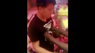 【京韵S】KTV玩男宠，抱着黑丝脚就是啃【23分钟】