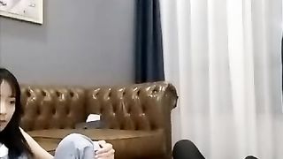 大学生rena被舔脚